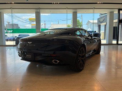 2026 Aston Martin DB12 — фото 13