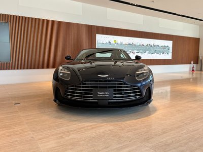 2026 Aston Martin DB12 — фото 7