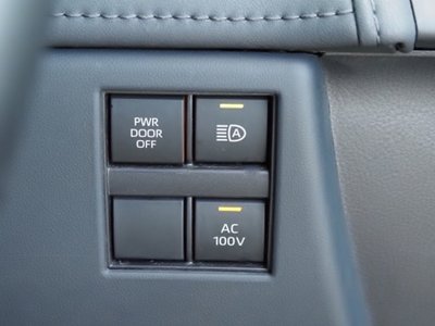 صورة 60 لـ 2025 Toyota ALPHARD