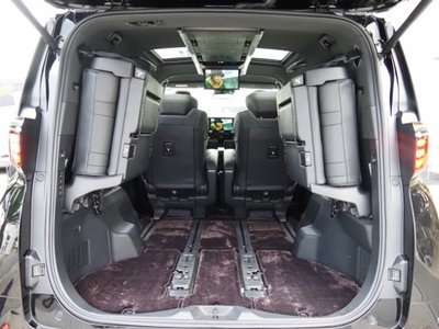 صورة 37 لـ 2025 Toyota ALPHARD