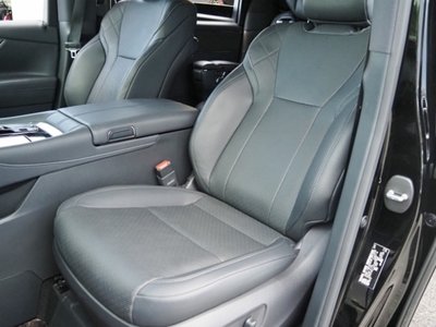 صورة 23 لـ 2025 Toyota ALPHARD