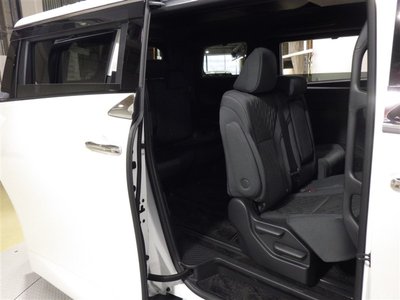 صورة 26 لـ 2025 Toyota ALPHARD