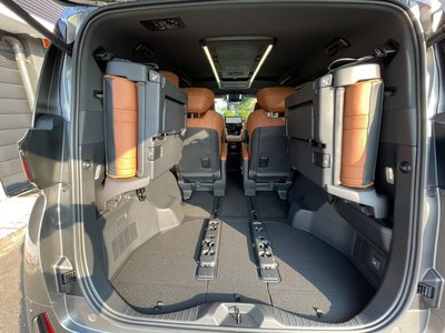 صورة 57 لـ 2026 Toyota VELLFIRE