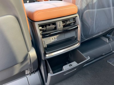 صورة 41 لـ 2026 Toyota VELLFIRE