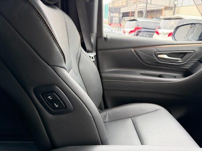 صورة 40 لـ 2024 Toyota ALPHARD