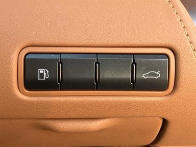 صورة مصغرة 10 لـ 2020 Lexus LC