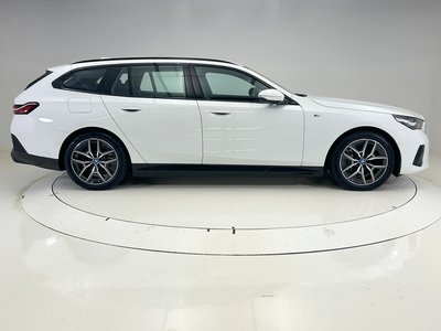 2026 BMW I5 TOURING photo 6