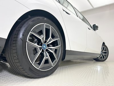 2026 BMW I5 TOURING photo 24