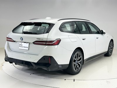 2026 BMW I5 TOURING photo 9