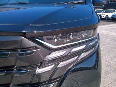صورة 24 لـ 2023 Toyota ALPHARD