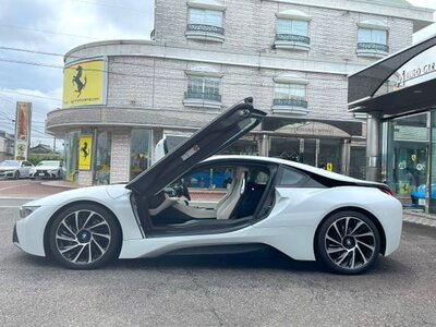 صورة 2 لـ 2015 BMW I8