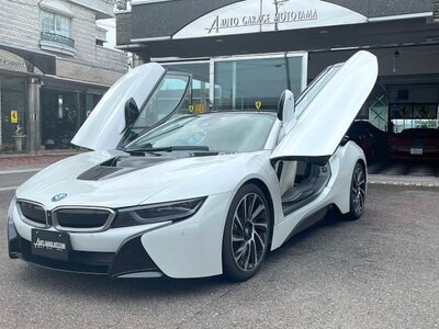 صورة 16 لـ 2015 BMW I8