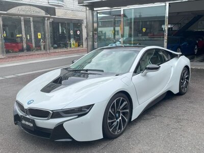 صورة 30 لـ 2015 BMW I8