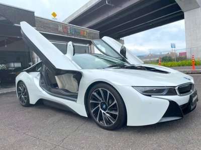 صورة 27 لـ 2015 BMW I8