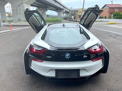 صورة 12 لـ 2015 BMW I8