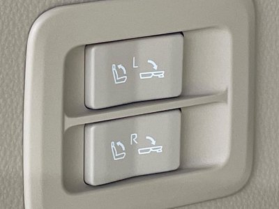 2024 Toyota LAND CRUISER 300 thumbnail 54