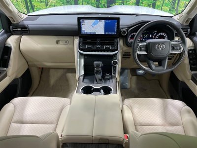 2024 Toyota LAND CRUISER 300 photo 4