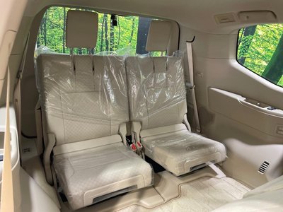 2024 Toyota LAND CRUISER 300 photo 11