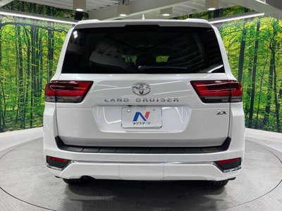 2024 Toyota LAND CRUISER 300 thumbnail 17