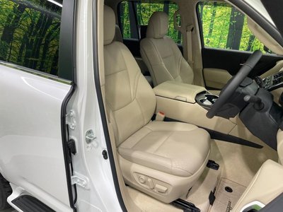 2024 Toyota LAND CRUISER 300 photo 9