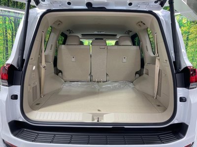 2024 Toyota LAND CRUISER 300 photo 12