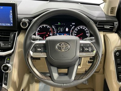 2024 Toyota LAND CRUISER 300 photo 13