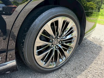 2021 Lexus LS thumbnail 32