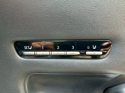 2021 Lexus LS thumbnail 37