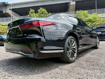 2021 Lexus LS thumbnail 26