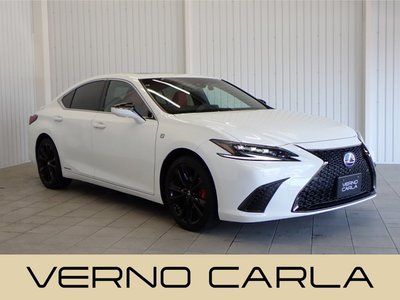 2022 Lexus ES photo 1
