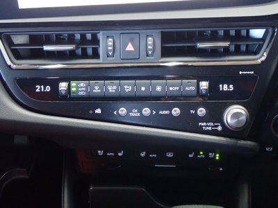 2022 Lexus ES thumbnail 28