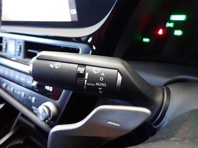 2022 Lexus ES thumbnail 37