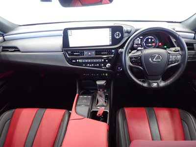 2022 Lexus ES photo 13