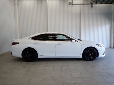 2022 Lexus ES photo 11