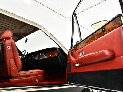 صورة 24 لـ 1987 ROLLS-ROYCE CAMARGUE