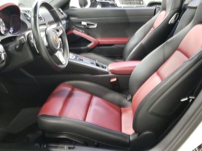 2017 Porsche 718 thumbnail 37