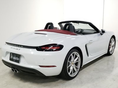 2017 Porsche 718 thumbnail 19
