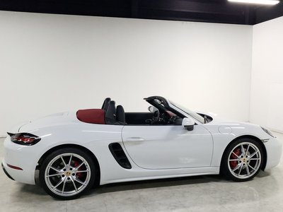 2017 Porsche 718 thumbnail 20