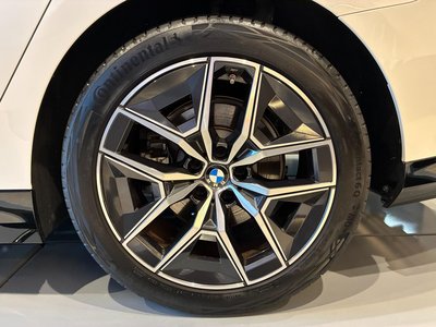 2025 BMW 5 SERIES photo 9