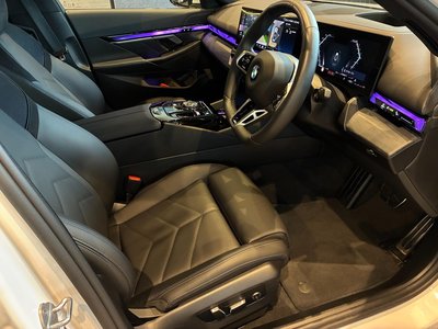 2025 BMW 5 SERIES photo 10