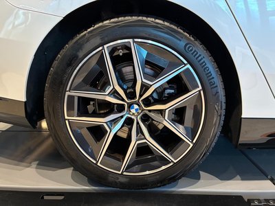 2025 BMW 5 SERIES photo 7