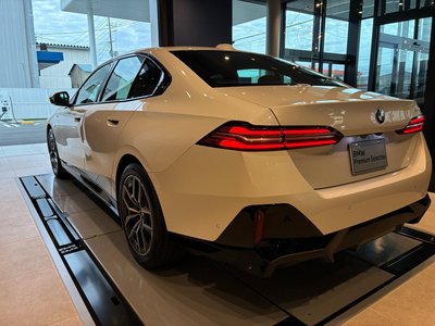 2025 BMW 5 SERIES photo 5