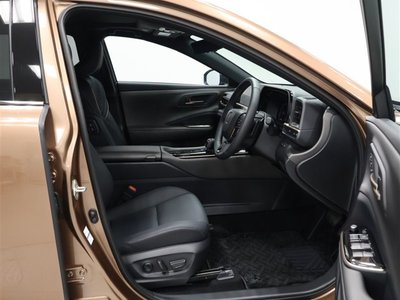 صورة 15 لـ 2025 Toyota CROWN ESTATE