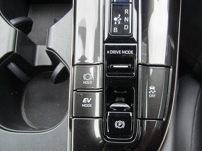 صورة 36 لـ 2024 Toyota CROWN SPORT