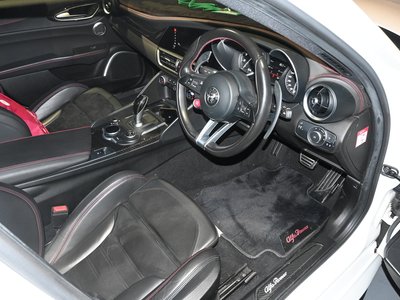 2017 ALFA Romeo JULIA 照片 12