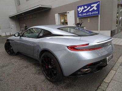 2019 Aston Martin DB11 — фото 5