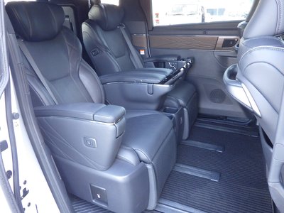 صورة 11 لـ 2023 Toyota ALPHARD