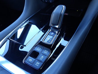 صورة 22 لـ 2023 Toyota ALPHARD