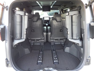 صورة 16 لـ 2023 Toyota ALPHARD