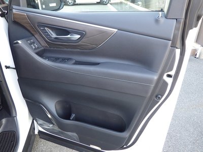 صورة 36 لـ 2023 Toyota ALPHARD